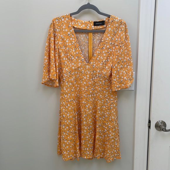 MINKPINK Yellow Summer Daisy Tea Dress size S - Picture 2 of 6